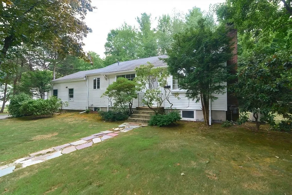 142 Bacon Street Photo 5