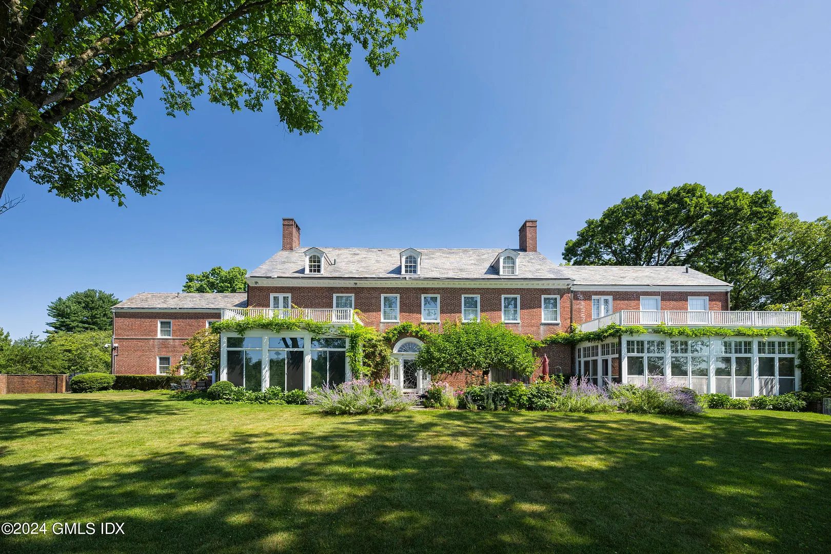 10 Cliffdale Road Photo 5