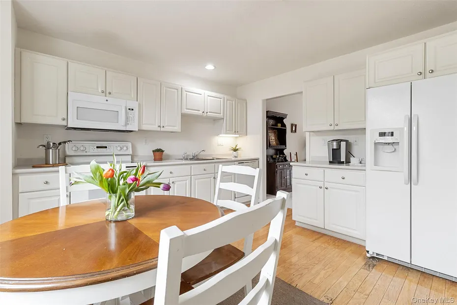 415 Heritage Hills Drive  #D Photo 4