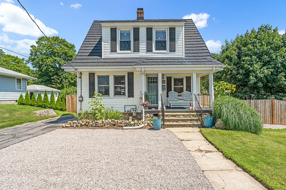 124 Beach Street Photo 6