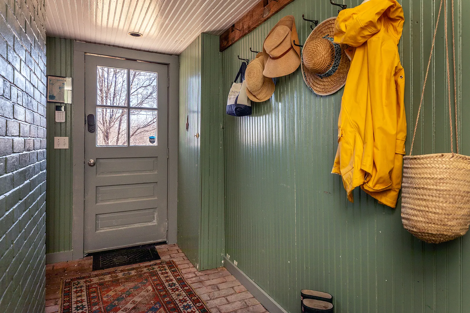 178 Center Street Photo 15