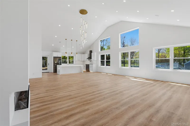 2800 Sarles Drive Photo 4