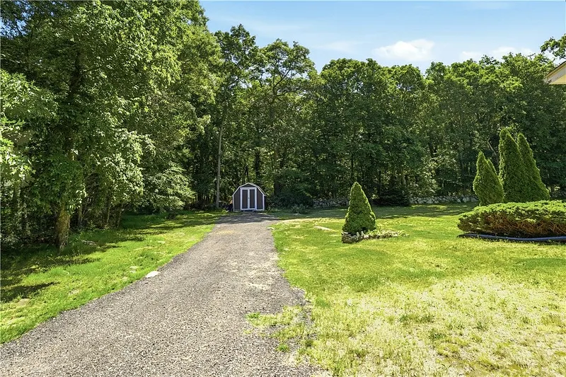 42 Charles Avenue Photo 38