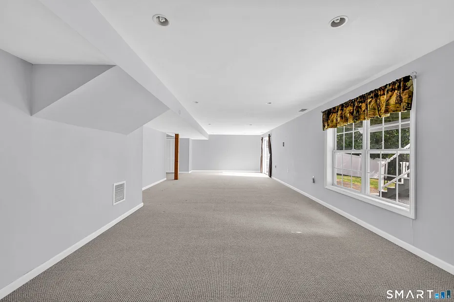 46 Auburn Way Photo 31