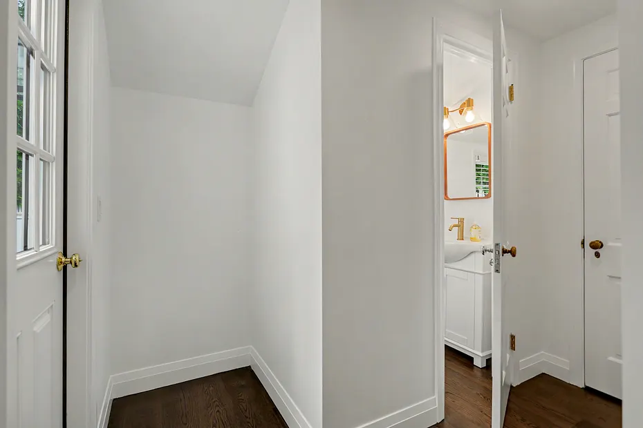 2 Evergreen Avenue Photo 11
