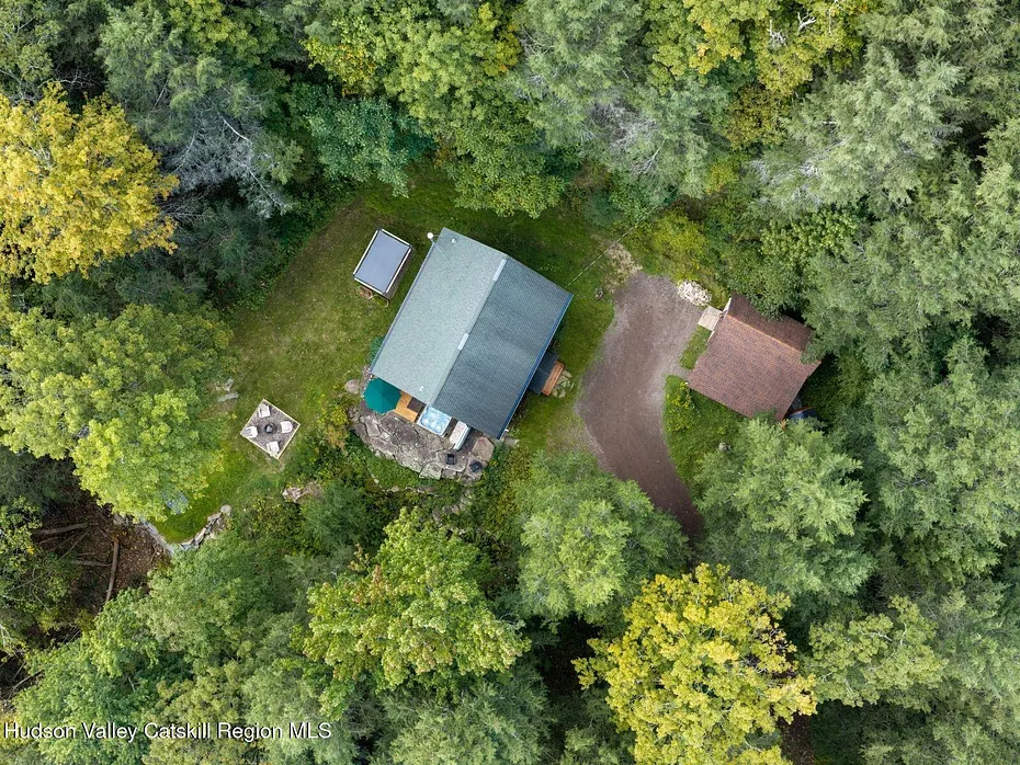 2211 W Hubbell Hill Road Photo 7