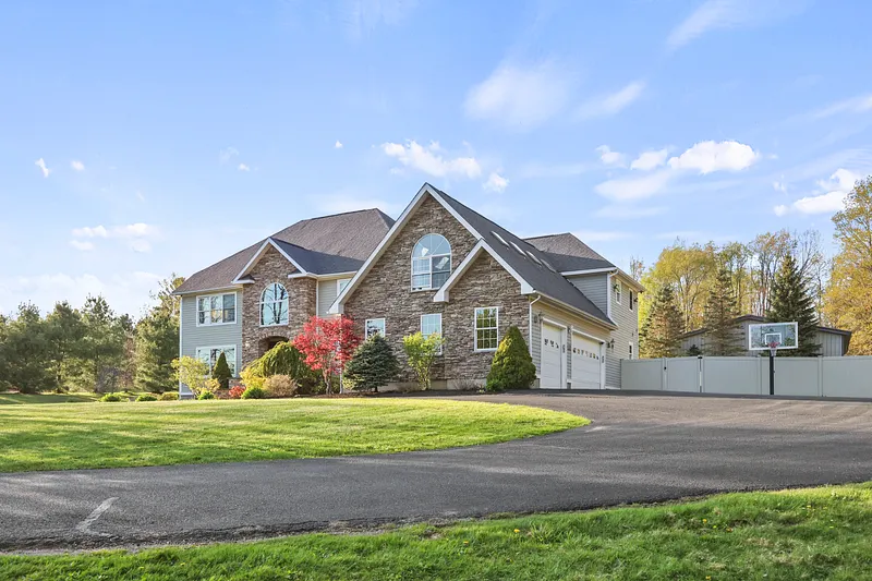 63 Blythewood Dr Photo 4