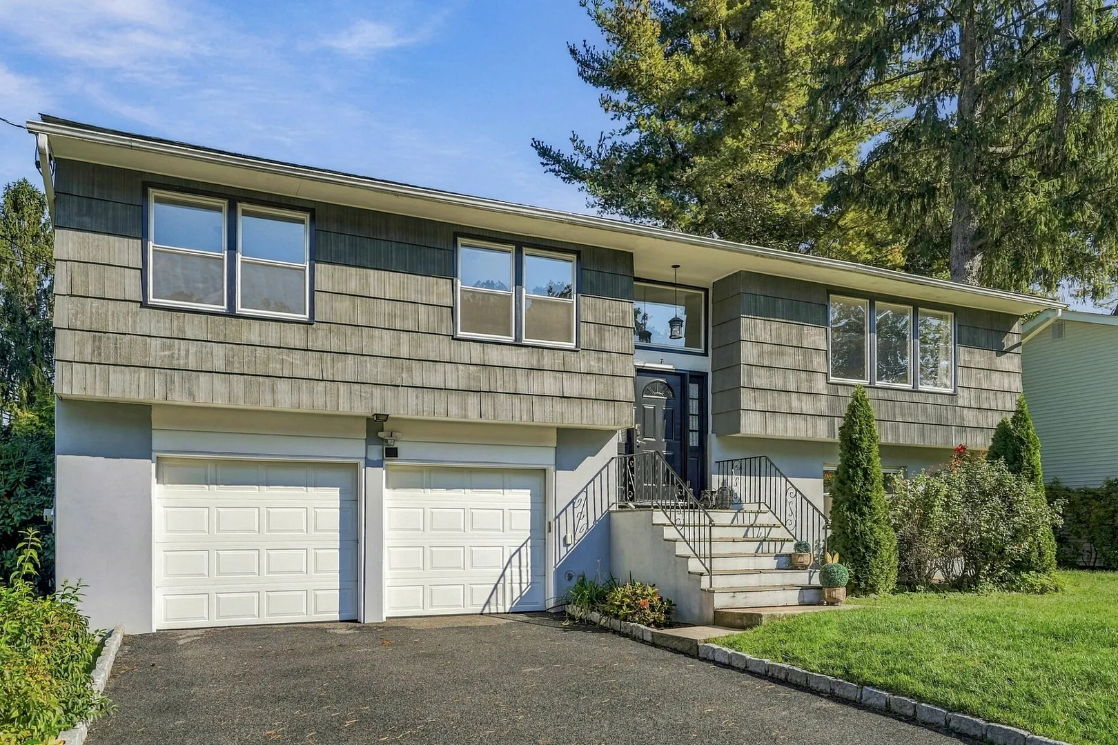 7 Frost Lane Photo 2