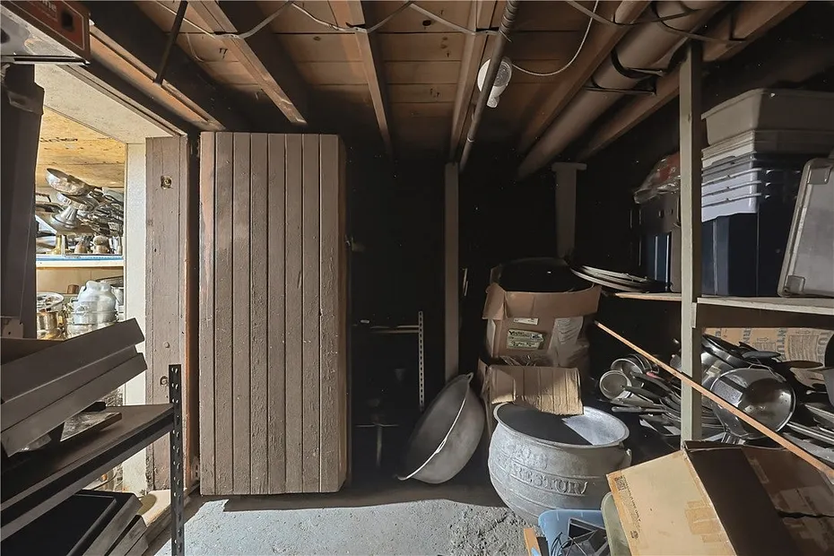 955 West Shore Road Photo 38