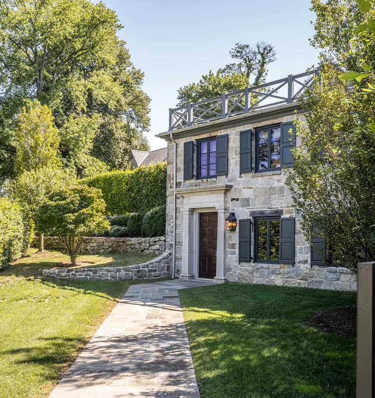 16 Nathan Hale Drive Photo 13