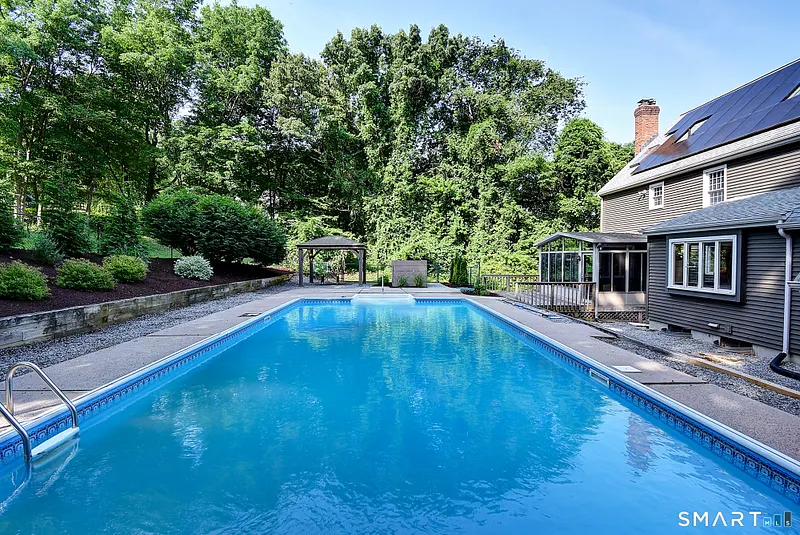 6 Smithbrook Terrace Photo 3
