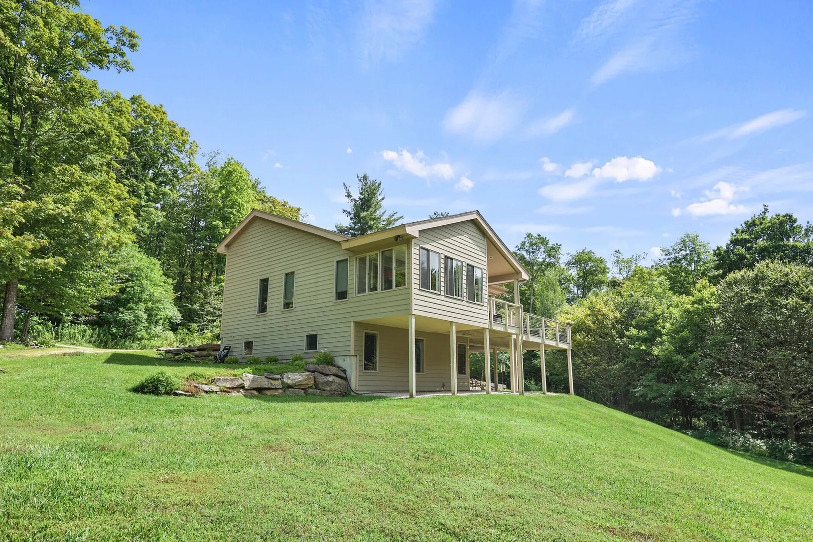 140 Leland Rd Photo 2