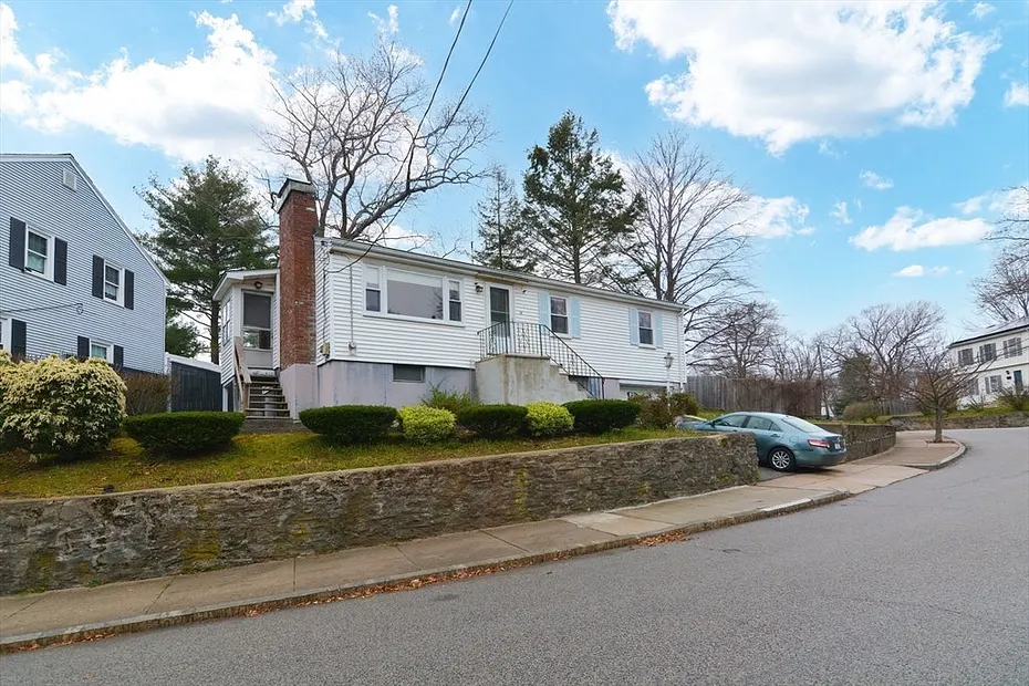 36 Fairlane Rd Photo 1