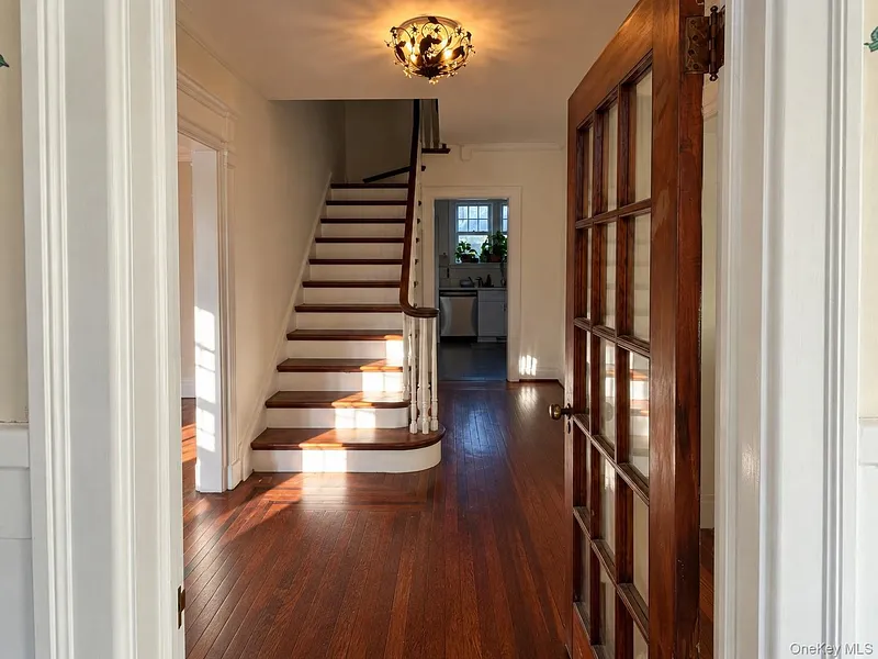 219 White Plains Road Photo 2