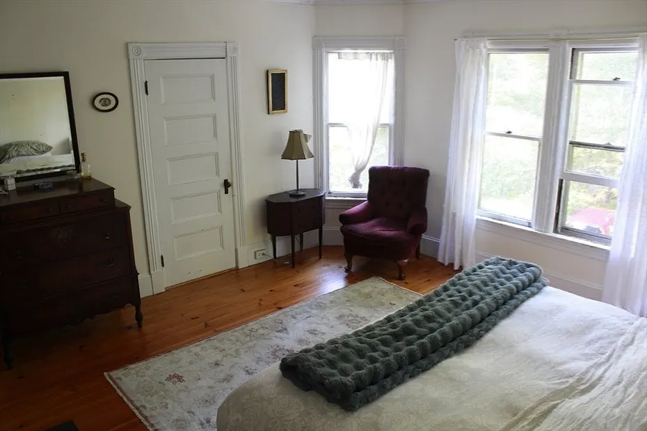 254 Lincoln Photo 26