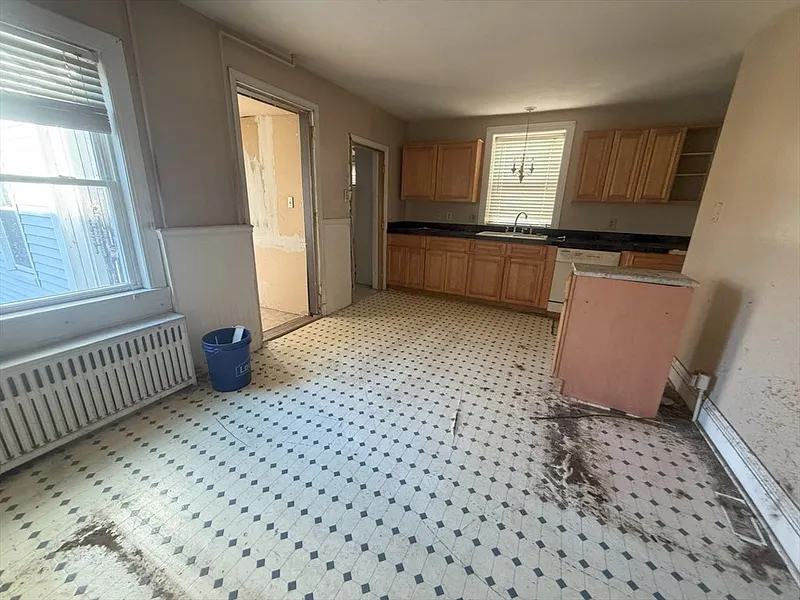 37 Plantation St Photo 8