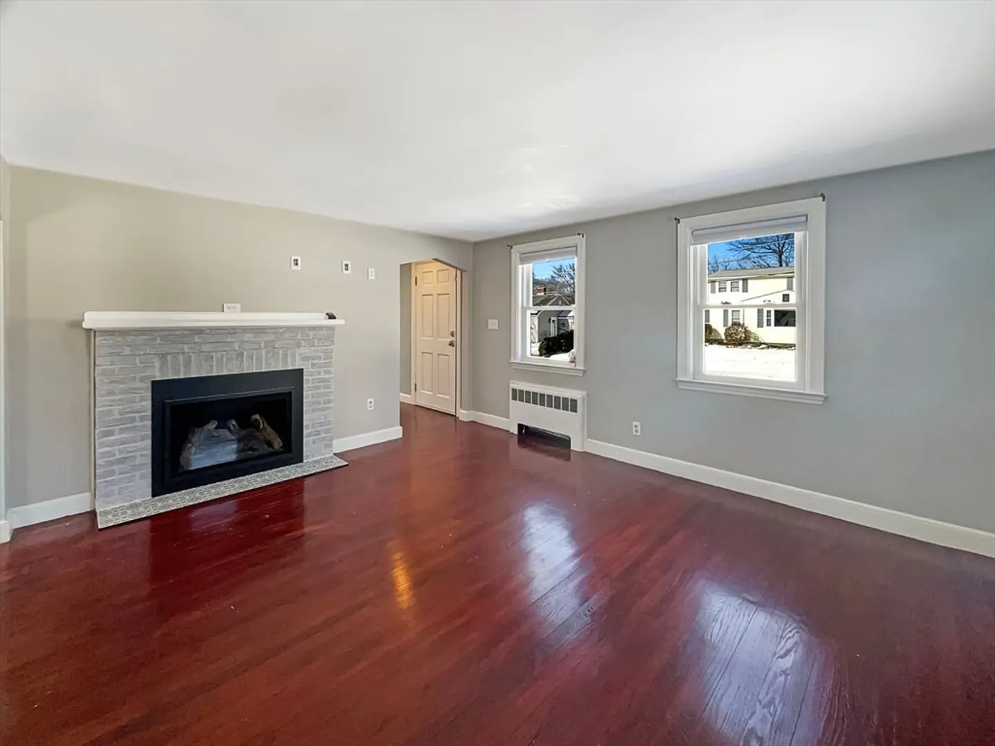 44 2nd St Photo 3