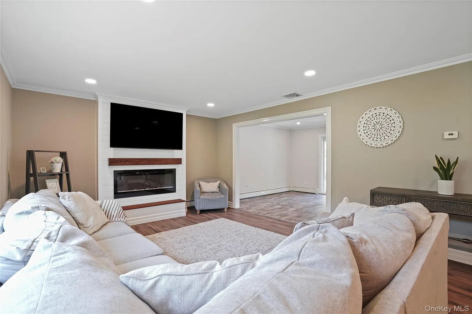 11 Kenneth Drive Photo 6