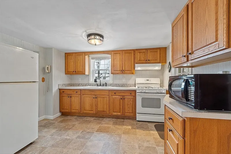 28 Birch Ave Photo 8