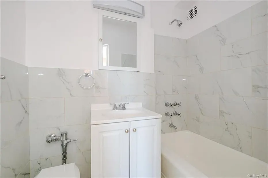 3850 Hudson Manor Terrace  #3AW Photo 15