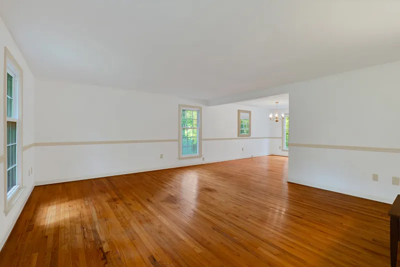 12 Wychwood Road Photo 4