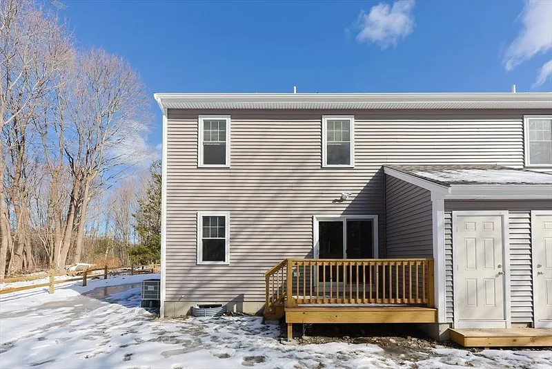 60 Oak Street #B Photo 32