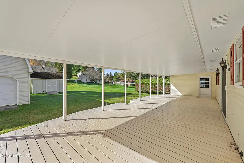 64 Devonshire Dr Photo 50