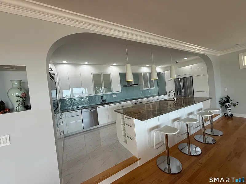 40 Hawley Avenue Photo 6