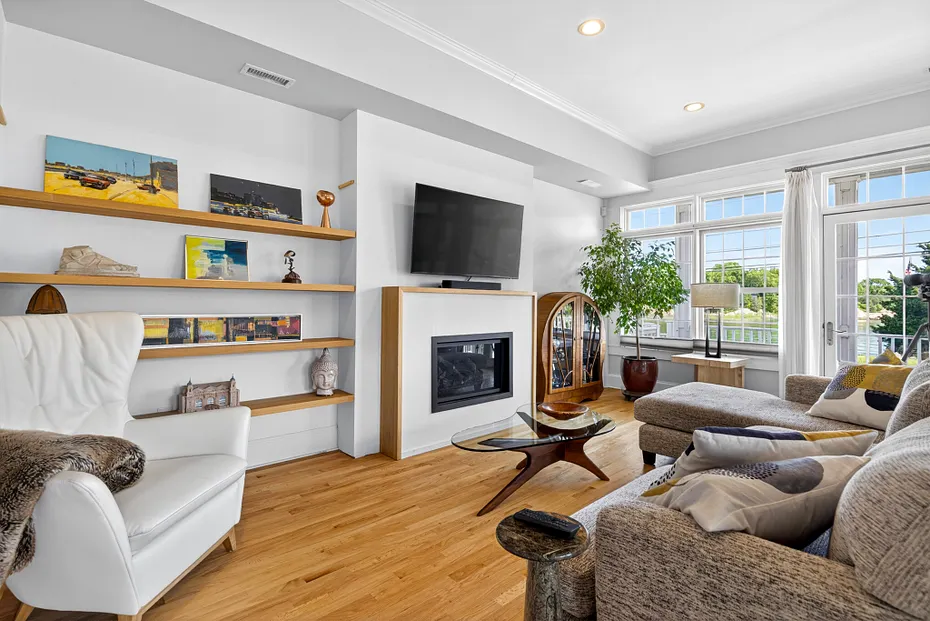 284 Shore Drive Photo 3