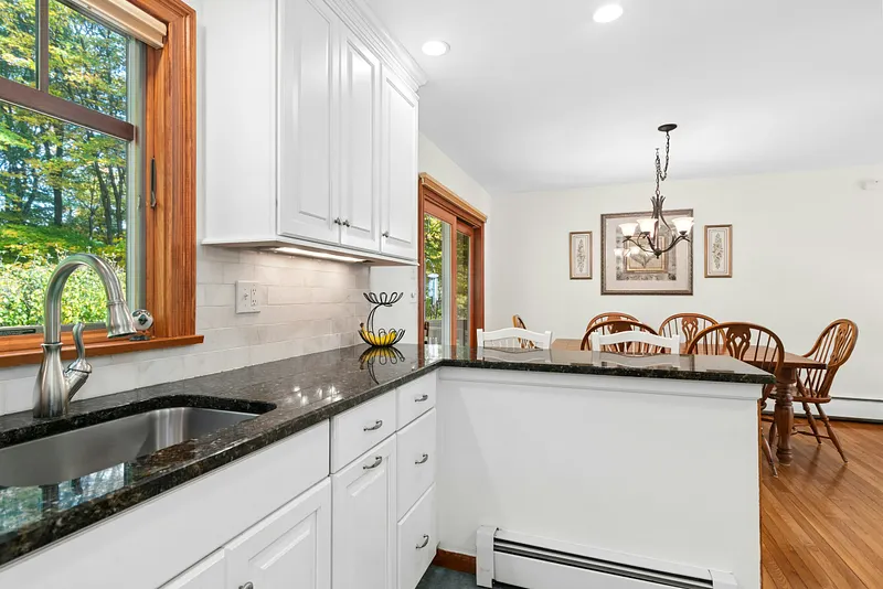 35 Aspen Ledges Road Photo 11