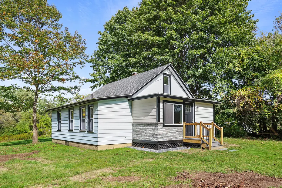 26 Davis St Photo 1