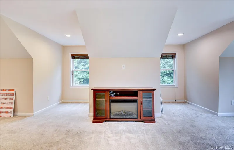 28 Hickory Lane Photo 38