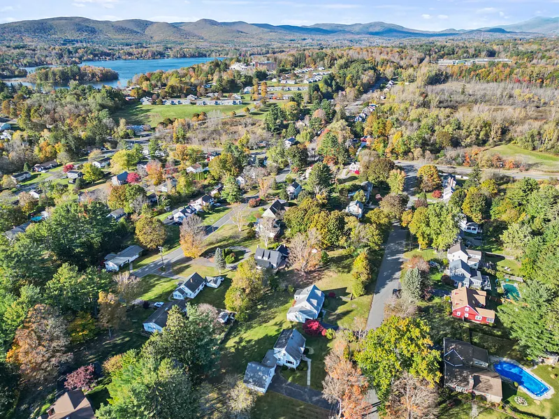 66 Roselyn Dr Photo 37