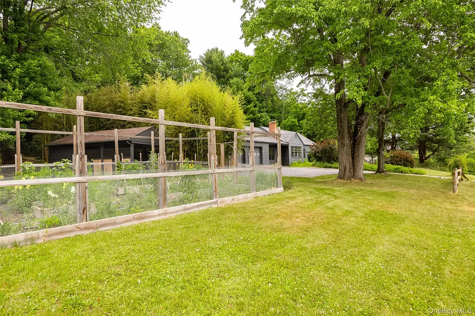 166 Vassar Road Photo 19