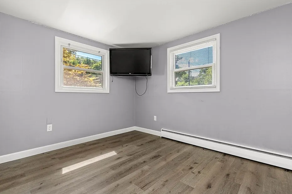 85 Gile St Photo 12