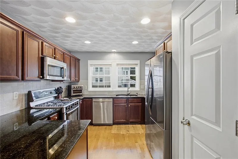 68 Red Brook Lane Photo 6