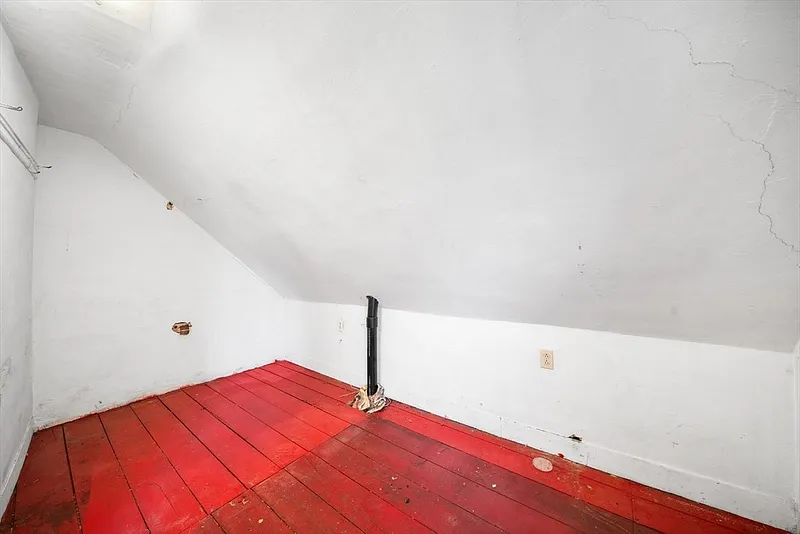 60 Ironstone St Photo 12