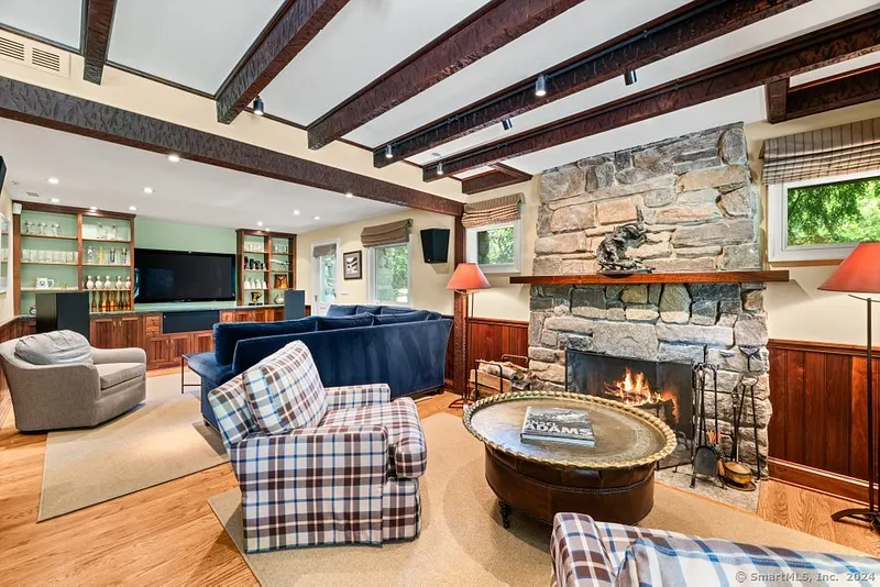 Stamford Single Family Photo 9
