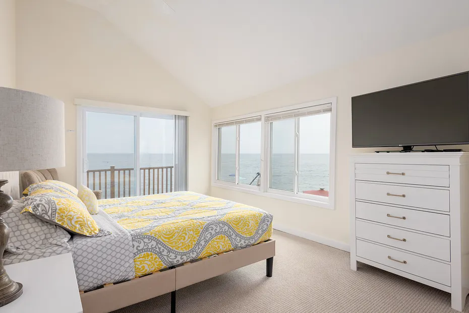 989 Fairfield Beach Road Photo 12