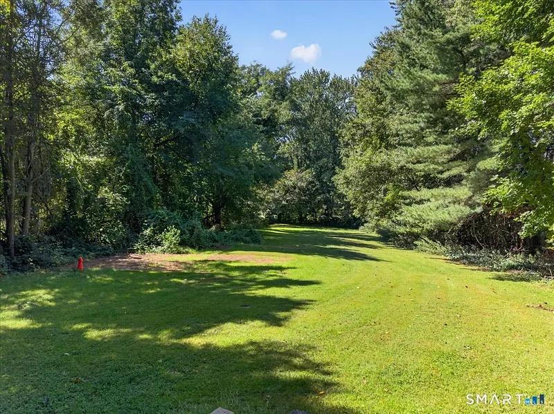 537 Naubuc Avenue Photo 12