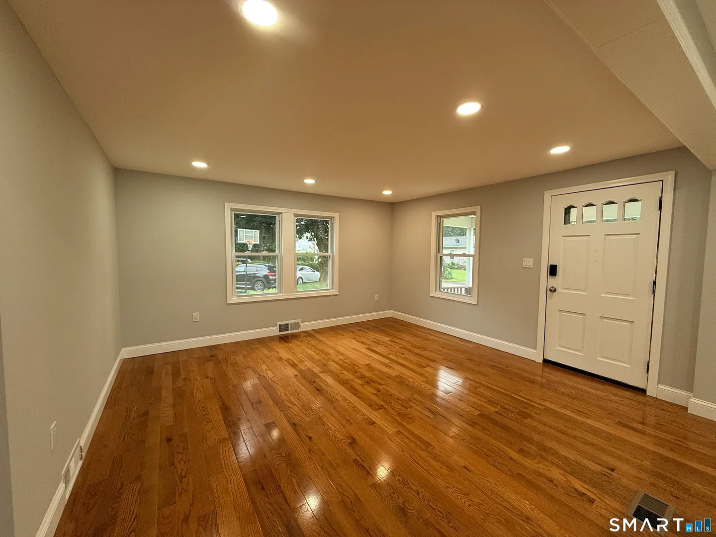 62 Mowry Avenue Photo 11