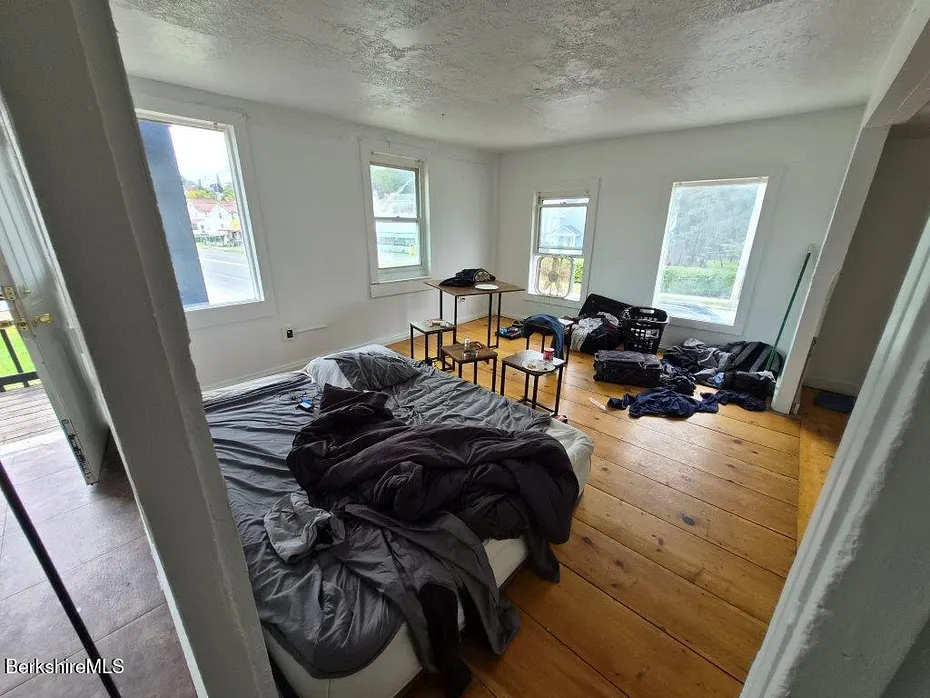85 Wahconah St Photo 8