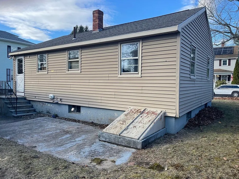 32 Mason Ave Photo 19