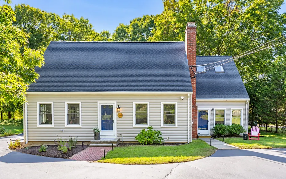 343 Horse Pond Road Photo 1