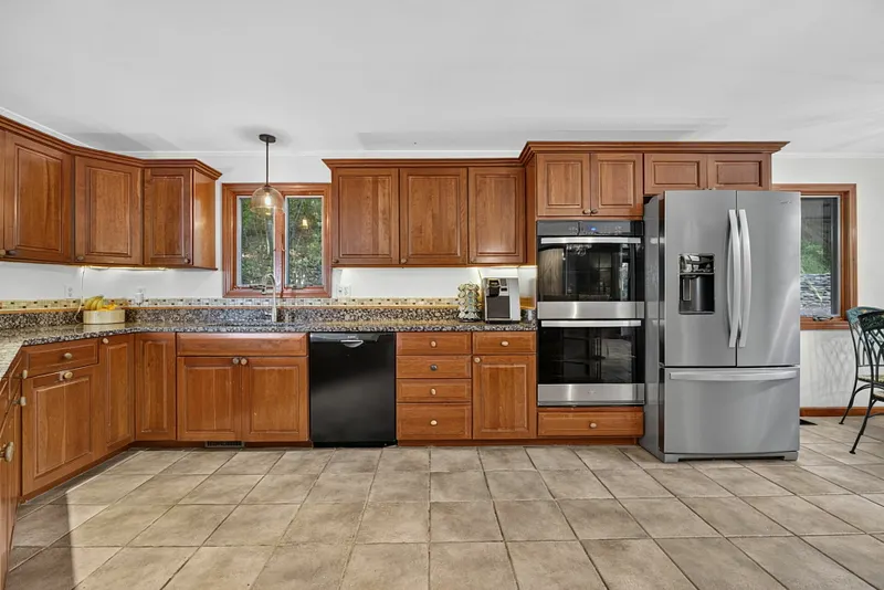 5 Connally Drive Photo 3