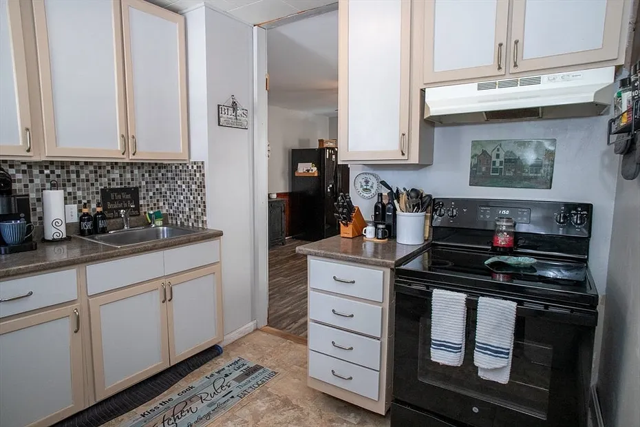 7 Leamy St Photo 9