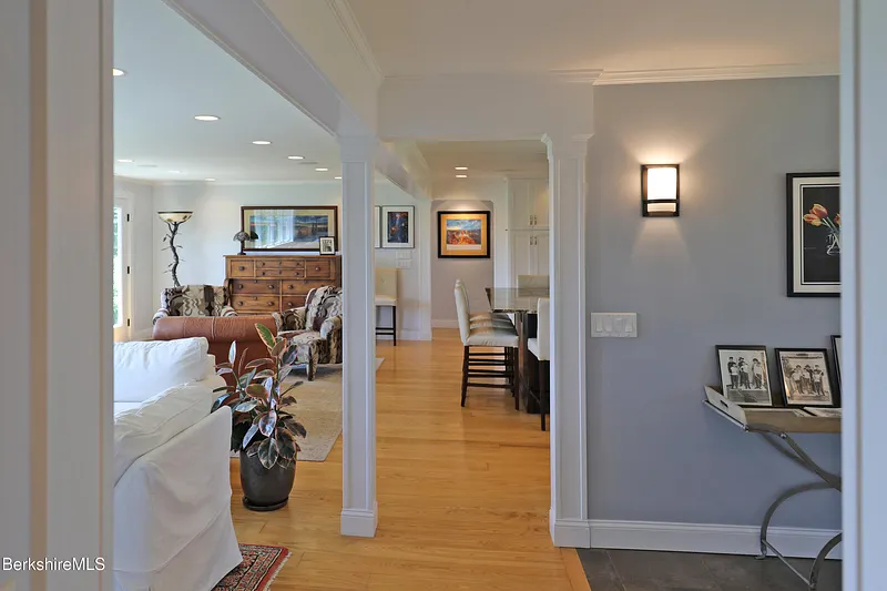 154 Plunkett St Photo 11