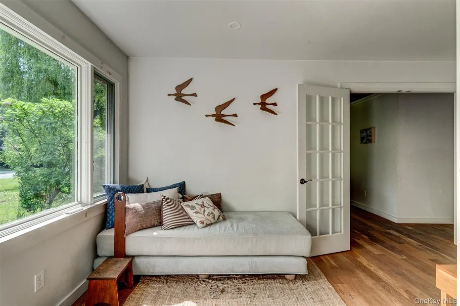 399 Delaware Drive Photo 3