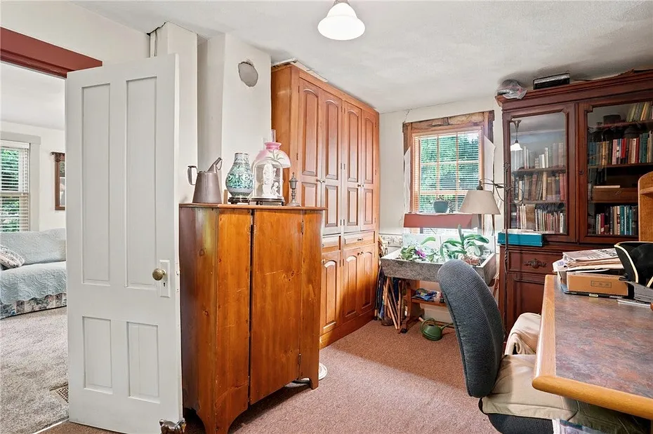 362 Abbott Run Valley Road Photo 15