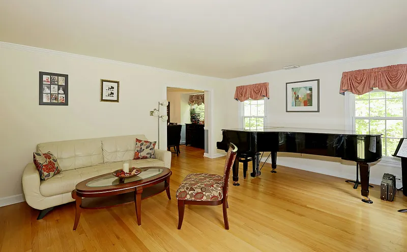 37 Adams Road Photo 9
